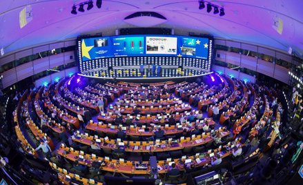 Wybory do PE: Tracą chadecy, tracą socjaliści