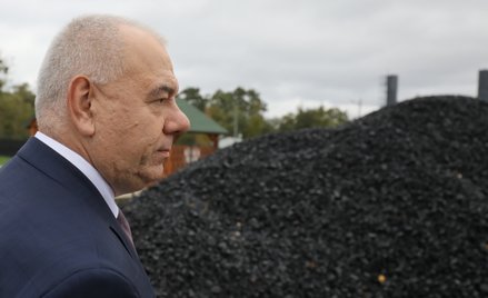 Wicepremier, minister aktywów państwowych Jacek Sasin podczas spotkania dot. oferty PGE oraz sprzeda