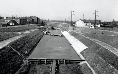Budowa kanału Śląsk–Kraków na terenie Krakowa w dzielnicy Ludwinów, sierpień 1938 r.
