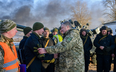 Poroszenko: 80 tys. żołnierzy Rosji przy granicy z Ukrainą