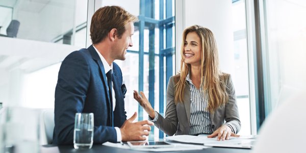 Polskie pokolenie Z zmieniło sposób przeżywania i rozumienia pewności siebie. Tak ją wyraża