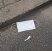 Koronawirus: MZ wyjaśnia brak obowiązku poświadczania, że ktoś nie może nosić maseczki