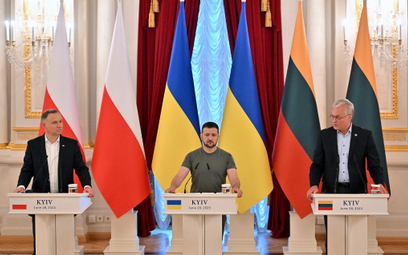 Prezydenci Andrzej Duda, Wołodymyr Zełenski i Gitanas Nauseda na wspólnej konferencji prasowej w Kij