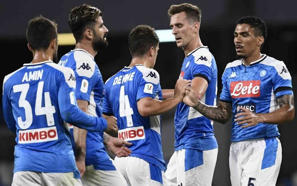 Napoli chce od Juve 30 mln euro i Bernardeschiego za Milika?