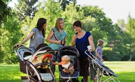 Opowieści emigrantek wyjaśniają, dlaczego Polki za granicą nie boją się rodzić dzieci