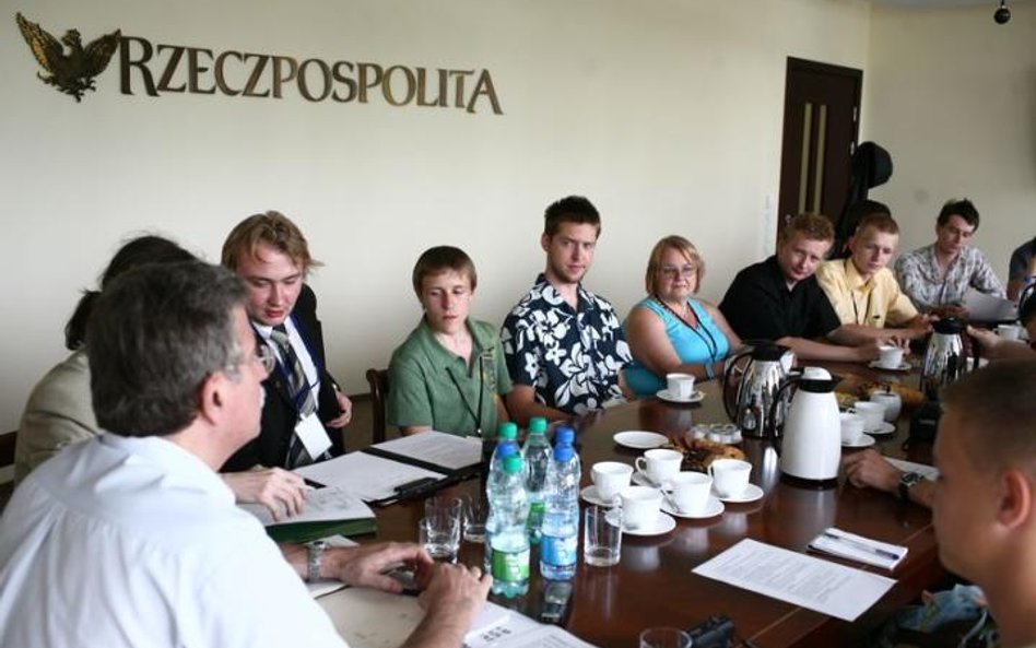 Nie wypowiadaj pochopnie starych umów, ale zapoznaj załogę z nowym porządkiem