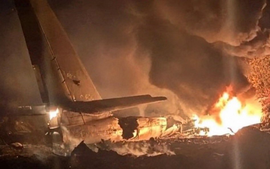 Rosja straciła ważny bombowiec. Maszyna rozbiła się w pobliżu bazy