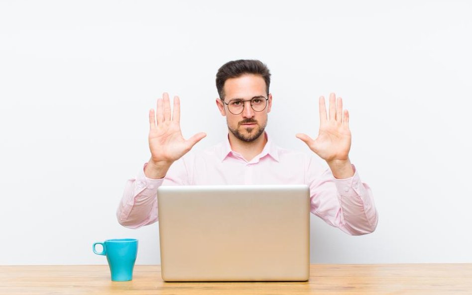 Ostrożnie z wypowiedziami na tematy zawodowe - ETPCz o zwolnieniu z pracy za wypowiedź w Internecie