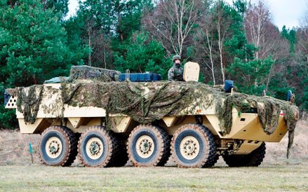 W ćwiczeniach biorą udział transportery Rosomak