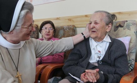 Pani Apo­lo­nia Li­sow­ska w ośrodku sióstr fe­li­cjan­ek.