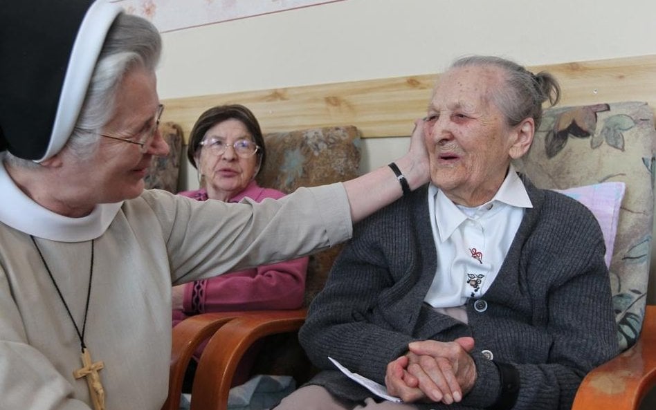 Pani Apo­lo­nia Li­sow­ska w ośrodku sióstr fe­li­cjan­ek.