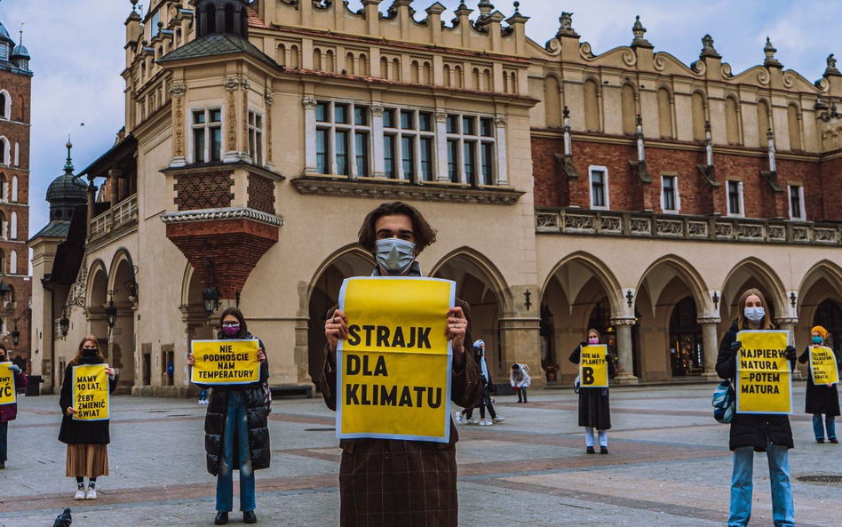 Aktywiści klimatyczni protestują przeciwko bierności rządu