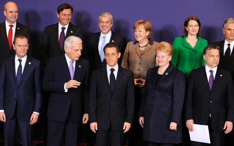 - Kaddafi musi odejść, to nasze jednomyślne stanowisko - powiedział szef Komisji Europejskiej Jose B