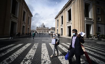 Włochy: Rząd rozważa bezwzględny nakaz noszenia masek