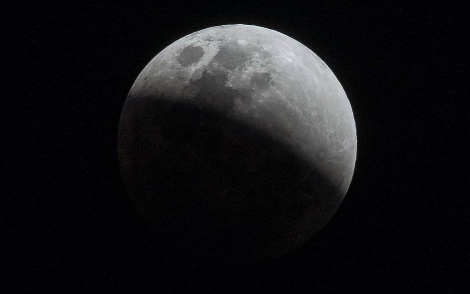 Wieczorem nad Polską częściowe zaćmienie Księżyca