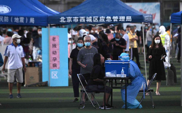 Wirus w Pekinie: Władze szukają 200 tys. osób