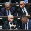 Politycy PiS, w tym prezes partii Jarosław Kaczyński, na sali obrad Sejmu