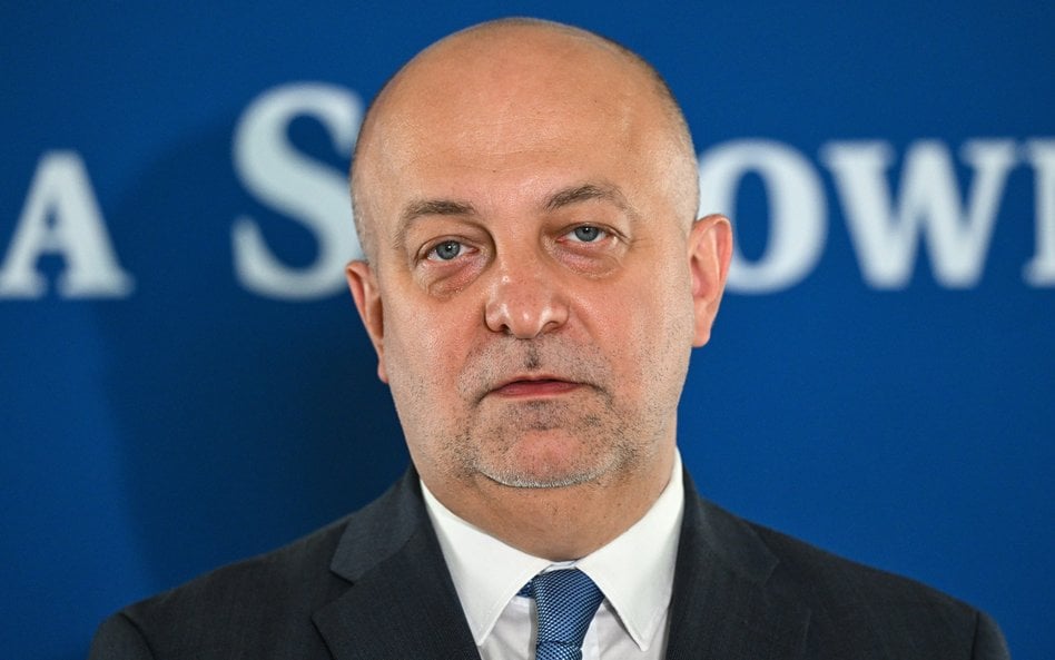 Nowy członek Krajowej Rady Sądownictwa sędzia dr Łukasz Piebiak podczas konferencji prasowej w siedz