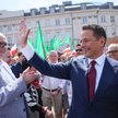 Rafał Trzaskowski i wicemarszałek Sejmu Piotr Zgorzelski na starcie Wielkiego Marszu Patriotów w War