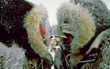 Pauza na papierosa podczas wyprawy Jacka Pałkiewicza do bieguna zimna