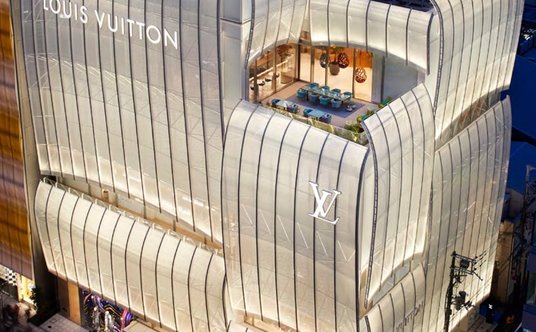 "Kawiarnia Louis Vuitton Osaka"