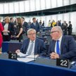 Jean-Claude Juncker i Frans Timmermans mają różne podejście do kwestii ukarania Włoch za nadmierny d