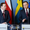 Prezydent Andrzej Duda (P) i premier Szwecji Stefan Loefven (L) podczas spotkania w siedzibie szwedz