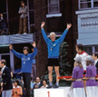 Mieczysław Nowicki na podium w Montrealu w 1976 r. Złoty medal olimpijski zdobył wtedy Szwed Bernt J