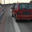 Kierowca ciągnął psa na lince holowniczej