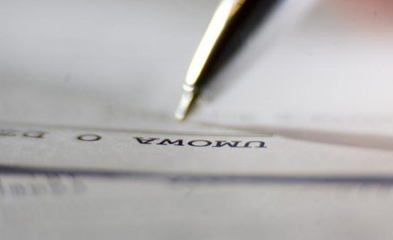 Przedsiębiorca na zwolnieniu lekarskim musi podpisać listę płac