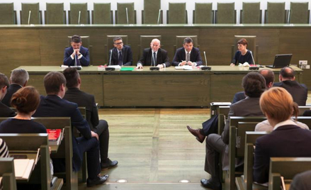 Na zdjęciu od lewej: Łukasz Chojniak, adwokat, Igor Tuleja, sędzia, Jarosław Polanowski, prokurator,