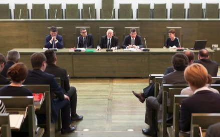 Na zdjęciu od lewej: Łukasz Chojniak, adwokat, Igor Tuleja, sędzia, Jarosław Polanowski, prokurator,