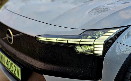 Volvo EX30 Cross Country