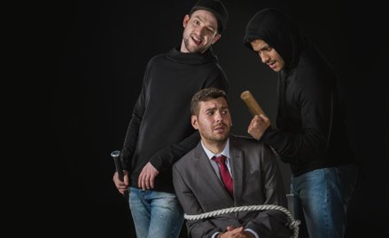 Liczba zabójstw i gwałtów spada, bo liczy się zysk