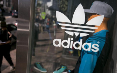 Wielka wpadka Adidasa. Niechcący wstawił rasistowskie i antysemickie tweety