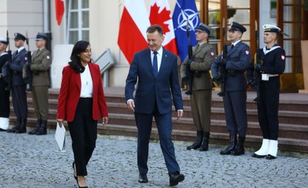 Anita Anand i Mariusz Błaszczak