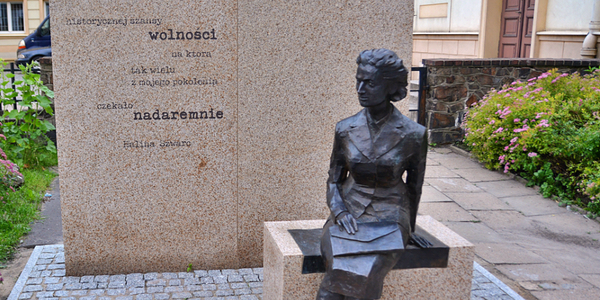 Halina Szwarc – najmłodsza agentka AK