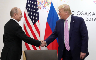 Władimir Putin i Donald Trump w czasie spotkania na szczycie G20 w Osace w 2019 roku
