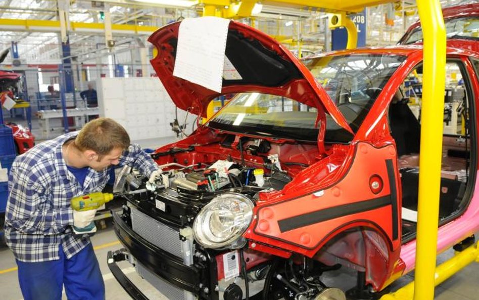 W fabryce w Tychach na bruk trafi co trzeci pracownik. U firm współpracujących z Fiatem pracę straci