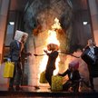 Protest aktywistów Ocean Rebellion przeciwko wykorzystywaniu paliw kopalnych przed Międzynarodową Or