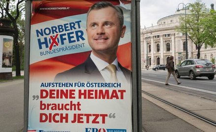 „Twoja ojczyzna potrzebuje cię właśnie teraz! Powstań dla Austrii!”. Norbert Hofer wie, jak zmobiliz