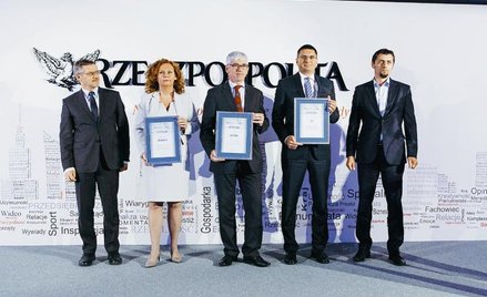 Zwycięzcy w kategorii największej liczby obsłużonych spółek giełdowych. Od lewej: wiceminister finan