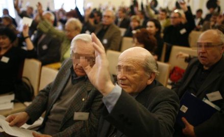 Zebrania miały zostać zastąpione walnymi zgromadzenia zwoływanymi w częściach, w których uczestniczą