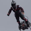 Franky Zapata na swoim flyboardzie