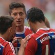 Robert Lewandowski i jego nowi koledzy z Monachium. Z lewej Franck Ribery, który o polskim napastnik