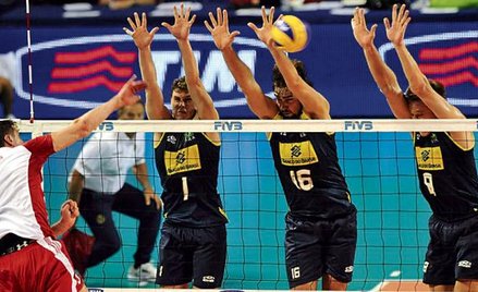 Atakuje Piotr Gruszka, blokują Bruno Rezende, Lucas i Murilo