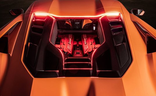 Lamborghini Revuelto