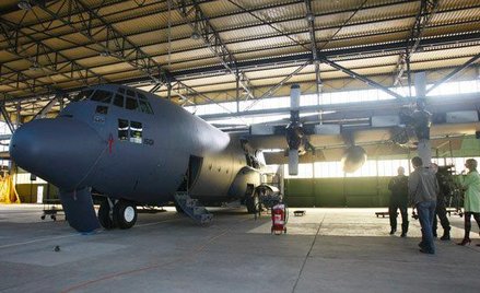 Transportowa baza lotnicza w Powidzu k. Poznania zyska dzięki NATO nowoczesną instalację tankowania 