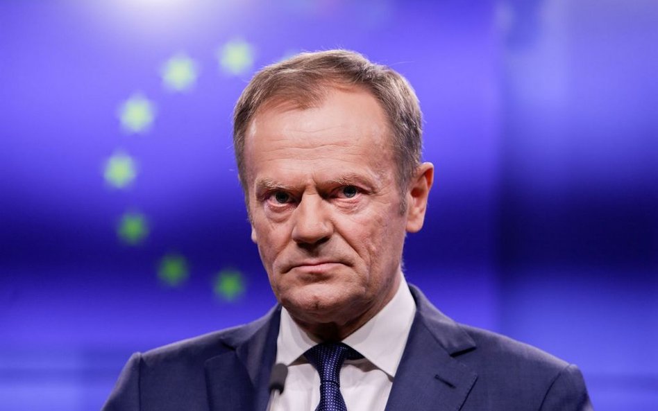 Politico.eu: Wczoraj wpis o "piekle", dziś Tusk krytykuje Rumunię