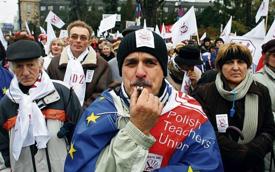 Gdy pojawia się pomysł zmian w Karcie nauczyciela, pedagodzy natychmiast grożą strajkiem